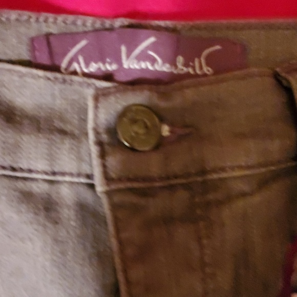 Gloria Vanderbilt Jean's - Picture 4 of 8